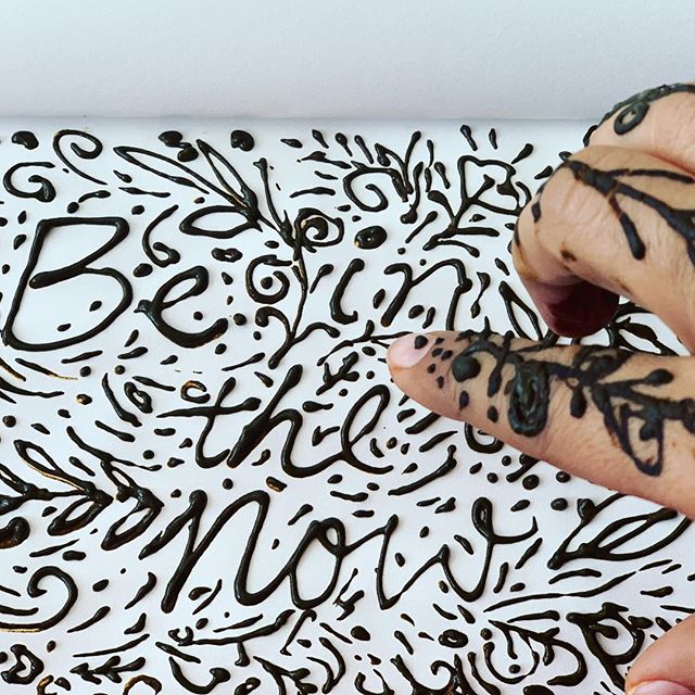 Be in the now…painting with henna today… #hennapainting #beinthenow #eckharttolle