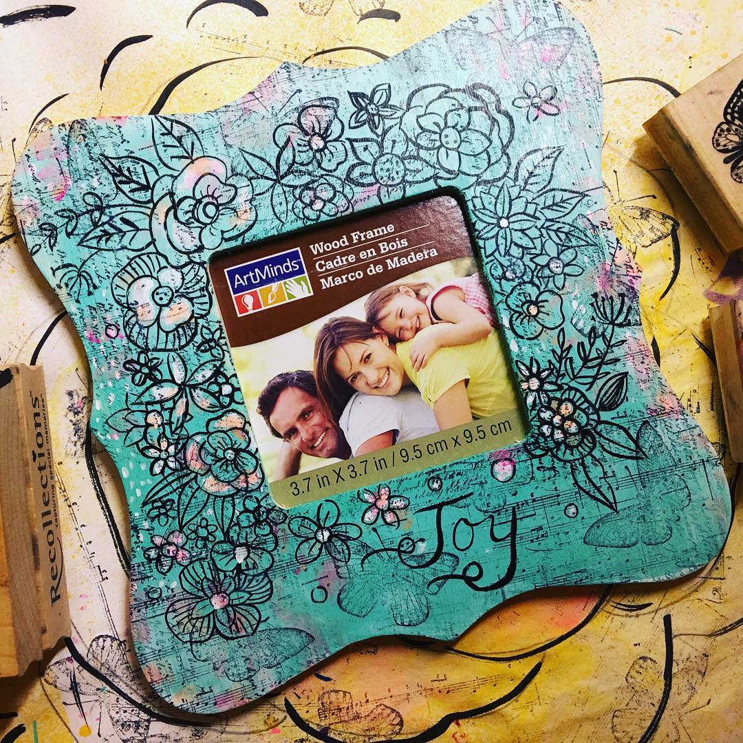 Daily Art Journaling ~ Day 208 I enjoy painting on these ArtMinds frames…